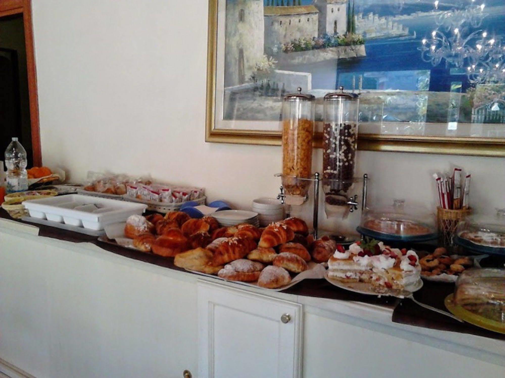 Hotel Federico II Napoli Esterno foto